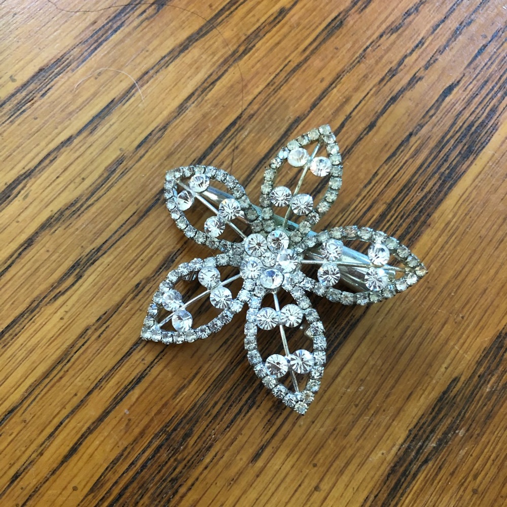 Flower hair clip